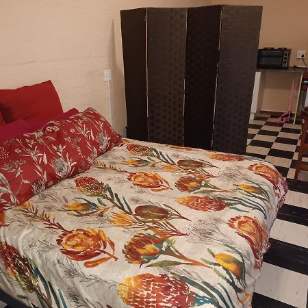 Peaceful 1-Bedroom Granny Flat In Sunnyside Grahamstown Buitenkant foto