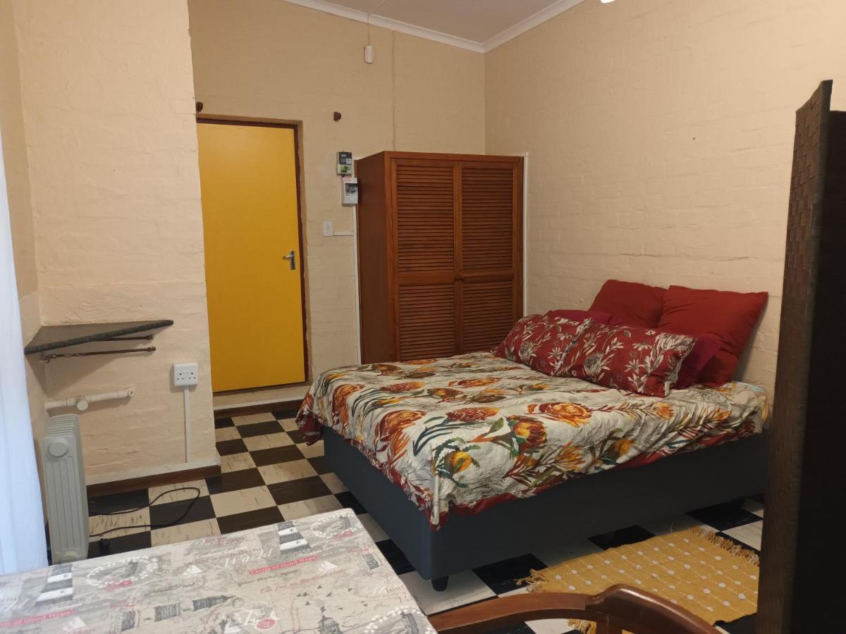 Peaceful 1-Bedroom Granny Flat In Sunnyside Grahamstown Buitenkant foto