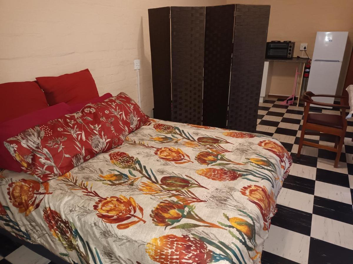 Peaceful 1-Bedroom Granny Flat In Sunnyside Grahamstown Buitenkant foto